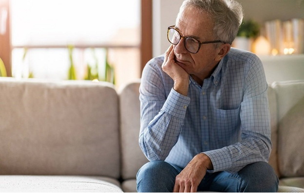 دلایل ابتلا سالمندان به افسردگی