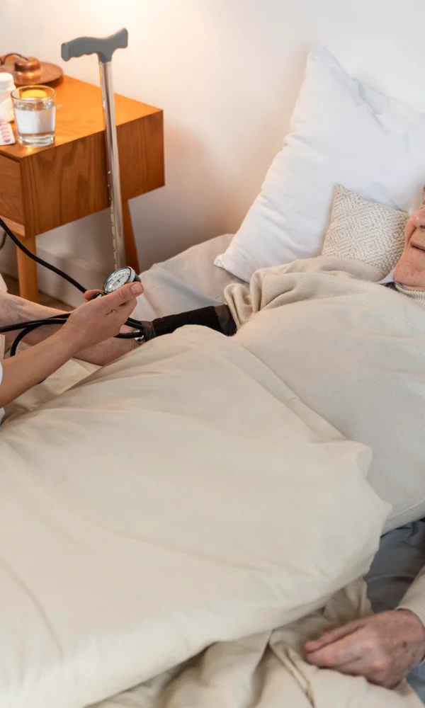 Routine life of the elderly 600x1000